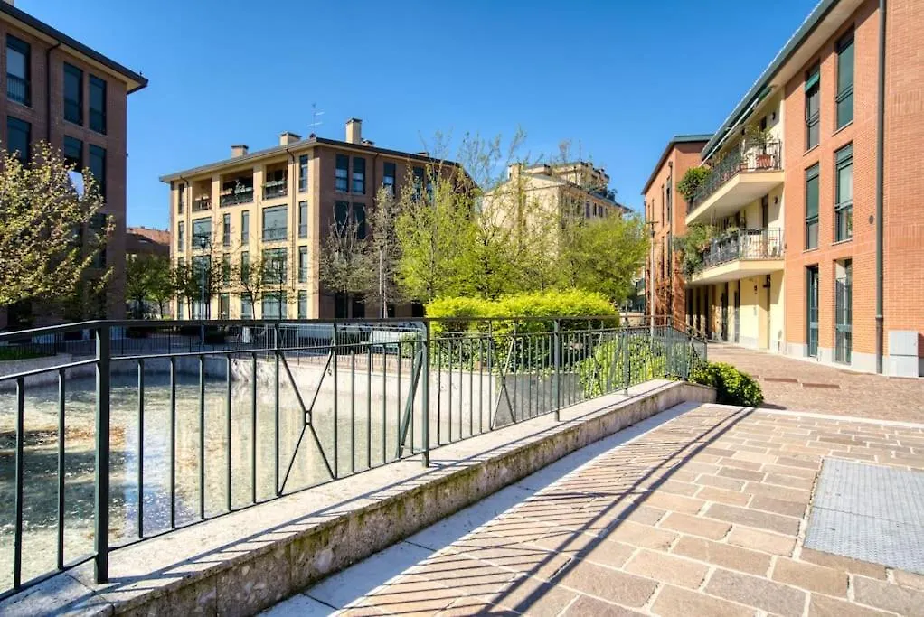 Italianflat - Canal Couture, Navigli Luxury Retreat Mailand 0*,